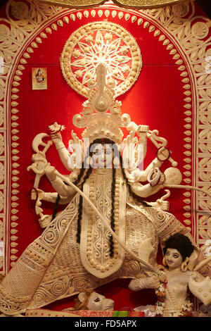 Durga Puja-Feier in Paris. Durga Ashura zu besiegen. Stockfoto