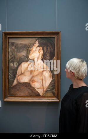 London, UK.  28. Januar 2016. "Schwangere Mädchen" von Lucian Freud (gegr. £7-10m), auf dem Display bei Sothebys Vorschau auf seine bevorstehende Impressionist, moderne & surrealistischen Kunstverkauf am 3. Februar mit Werken von einigen der bedeutendsten Künstler des 20. Jahrhunderts.  Die Summe aus den Abend-Verkauf wird voraussichtlich mehr als £100 m betragen. Bildnachweis: Stephen Chung / Alamy Live News Stockfoto