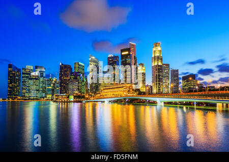 Singapur, Singapur. Skyline im Marina Bay. Stockfoto