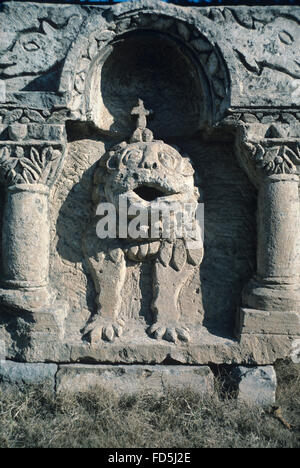 Löwenbrunnen mit einem Christian Cross, wahrscheinlich Syriac Christen, aus einem alten Haus in Urfa oder Sanliurfa, Türkei Stockfoto