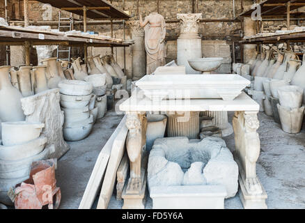 Italien, Pompei, archäologische Stätte, eine Bestandsaufnahme von archäologischen Funden Stockfoto