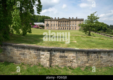 Wentworth Castle in der Nähe von Barnsley, Yorkshire an einem sonnigen Sommertag. Stockfoto