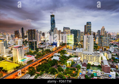 Bangkok, Thailand Finanzviertel Skyline. Stockfoto