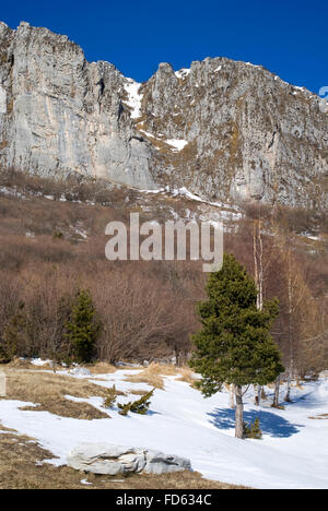 Landschaft vom ligurischen Berge Teil der italienischen Alpen Stockfoto