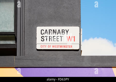 Carnaby Street unterzeichnen, berühmte Einkaufsstraße in London Stockfoto