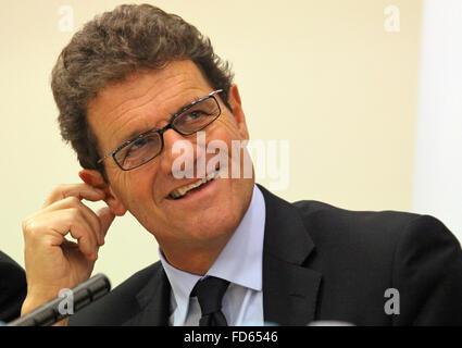 England-Manager Fabio Capello gibt ein Interview nach dem FIFA 2010 World Cup Gruppe 6 Qualifying Match gegen die Ukraine Stockfoto