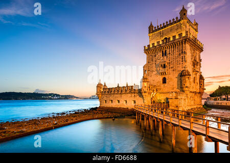 Lissabon, Portugal am Turm von Belem am Fluss Tejo. Stockfoto