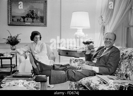 Präsident Gerald Ford und First Lady Betty Ford in den Wohnräumen des weißen Hauses, Washington DC, Februar 1975 Stockfoto