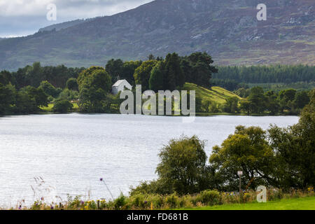 Keltische Kirche am Loch Alvie Stockfoto