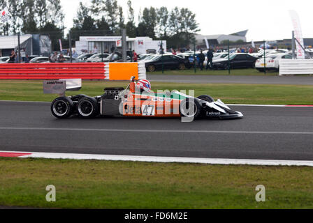 Ein Marsch 2-4-0 die FIA Masters historische Formel eine Rennen, bei der Silverstone Classic 2015 Stockfoto