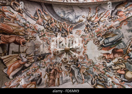 Im Inneren Heiligtum Atotonilco mit Mexican folk barocken Wandmalereien bemalt an der Decke und Wände in Atotonilco, Mexiko. Die Bilder wurden von Antonio Martinez de Pocasangre und Jose Maria Barajas über einen Zeitraum von dreißig Jahren getan und ist bekannt als der Sixtinischen Kapelle von Mexiko. Stockfoto