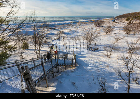 Treppe führt vom Strand bis in die Sanddünen in rosigen Hügel natürlichen Umgebung, direkt am Lake Michigan, Michigan, USA Stockfoto