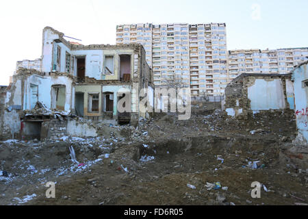 Baku, Aserbaidschan. 28. Januar 2016. Eines der abgerissenen Häuser in Sowjetskaja Bezirk in Baku. Die Behörden abgerissen Gehäuse in "Sowjetskaja". © Aziz Karimow/Pacific Press/Alamy Live-Nachrichten Stockfoto