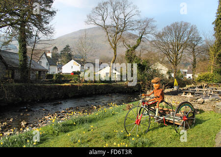 Flusses Glaslyn und Häuser im Dorf Beddgelert Wales Stockfoto