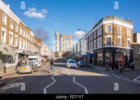 Brutalist Architecture von Trellick Tower Hochhaus Mehrfamilienhaus und das Beispiel des brutalismus von erno Goldfinger, South Kensington, London, Großbritannien Stockfoto