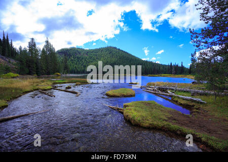 Devils Lake ist ein sehr beliebtes Wander- und Rucksackreisen Ziel für Central Oregon Wanderer die Wildnis erkunden wollen. Stockfoto