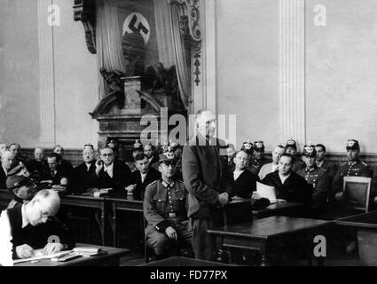 Erwin von Witzleben vor dem Volksgerichtshof in Berlin, 1944 Stockfoto