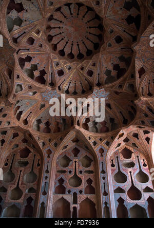 berühmte Akustikdecke im Musikzimmer von Ali Qapu Palast, Provinz Isfahan, Isfahan, Iran Stockfoto