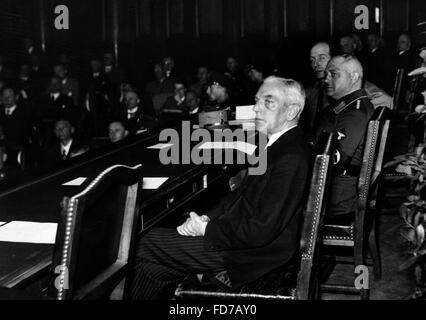 Bumke, Kerrl und Freisler auf einer Kundgebung der Justiz in Berlin, 1933 Stockfoto