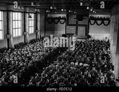 Adolf Hitler während seiner Rede bei der Einweihung der Ordensburg Kroessinsee / Pommern, 1936 Stockfoto