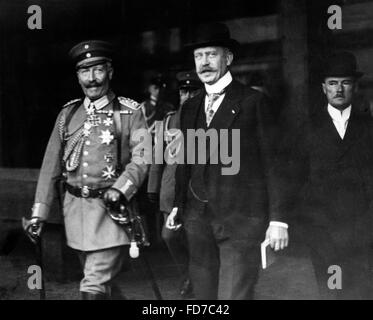 Gustav Krupp von Bohlen Und Halbach und Kaiser Kaiser Wilhelm II. besucht die Krupp-Werke, Essen, 1918 Stockfoto