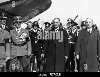 von Epp, Chamberlain, Heydrich und Ribbentrop am Flughafen München, 1938 Stockfoto