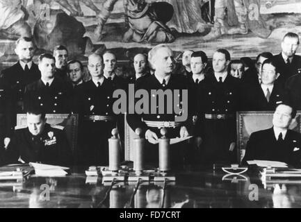 Ciano, Ribbentrop und Oshima Verlängerung der Anti-Komintern-Pakt in die neue Reichskanzlei, 1941 Stockfoto