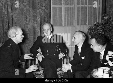 Tuka, Ribbentrop, Bardossy und Popov im Hotel Adlon, 1941 Stockfoto