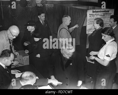 Wahllokal in Berlin, 1938 Stockfoto