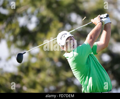 San Diego, Kalifornien, USA. 28. Januar 2016. Patrick Reed abschlägt am 8. Loch Nord-Parcours in der ersten Runde von den Bauern Insurance Open in Torrey Pines Golf Course in San Diego, Kalifornien. Justin Cooper/CSM/Alamy Live-Nachrichten Stockfoto