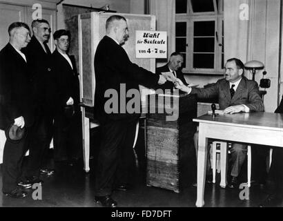 Hamburg-Wahllokal der Seeleute für die Volksabstimmung über das Staatsoberhaupt des Deutschen Reiches, 1934 Stockfoto