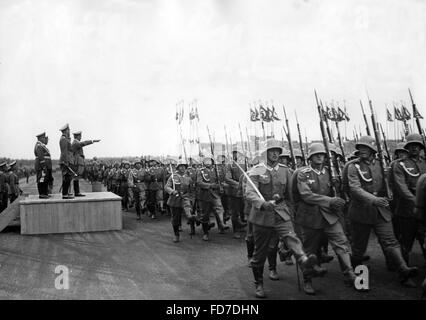 Hitler, Blomberg, Göring und Raeder am Tag der Wehrmacht, 1936 Stockfoto