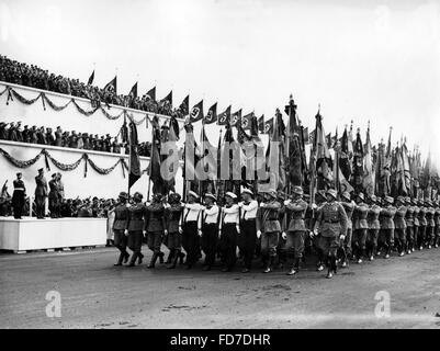 Flag Parade der Reichswehr auf dem Reichsparteitag 1935 Stockfoto