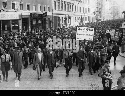 Parade von den Scherl-Verlag am 1. Mai 1935 Stockfoto