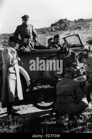 Korps-Führer Huehnlein und Reich Youth Leader Axmann Tagung des 7. Reich der Motor HJ, 1940 Stockfoto