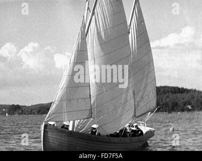 Filmszene mit Mitgliedern der Marine-HJ beim Segeln, 1941 Stockfoto