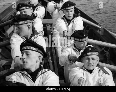 Filmszene: Mitglieder der Marine - HJ beim Rudern, 1942 Stockfoto