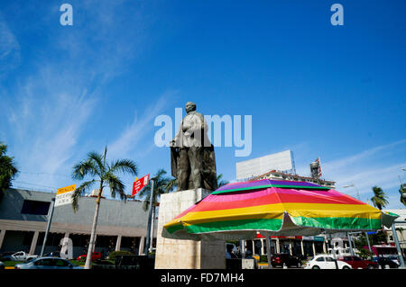 Benito Juarez Statue entlang der La Avenida Costera Miguel Aleman in Acapulco, Mexiko Stockfoto