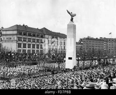 Militärparade der Wehrmacht anlässlich Hitlers Geburtstag in Berlin, 1939 Stockfoto