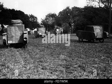 Reichswehr Manöver mit Dummy-Tanks, 1932 Stockfoto