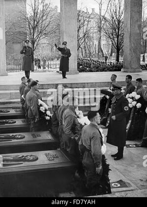 Gedenktag von dem Bier Hall Putsch auf die Pinakothek (King es Square) in München, 09.11.1940 Stockfoto