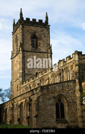 Ebene Straßenansicht der St. Oswalds Church, Durham City, England, UK Stockfoto