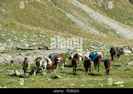 Georgien, Mtskheta-Mtianeti, Hirten südlich von Stepansminda, Stockfoto