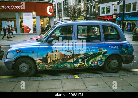 London Taxi Cab in der Oxford Street Stockfoto