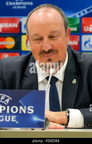 November. 25, 2015 - Lemberg, Ukraine - Headcoach von Real Madrid Rafael Benitez während der Pressekonferenz Stockfoto