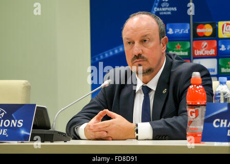 November. 25, 2015 - Lemberg, Ukraine - Headcoach von Real Madrid Rafael Benitez während der Pressekonferenz Stockfoto