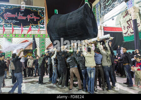 Nakhal Prozession in Kashan, während Moharram, Iran. Stockfoto