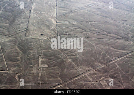 Condór und Trapeze. Nazca-Wüste. Stockfoto