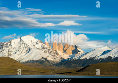 Cuernos del Paine und Amarga Lagune, Torres del Paine Nationalpark, chilenischen Patagonien, Chile Stockfoto