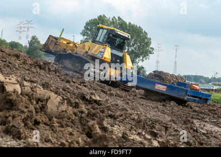 Bremen, Deutschland, an der Weser Deicherhoehung wegen steigender Meeresspiegel Stockfoto